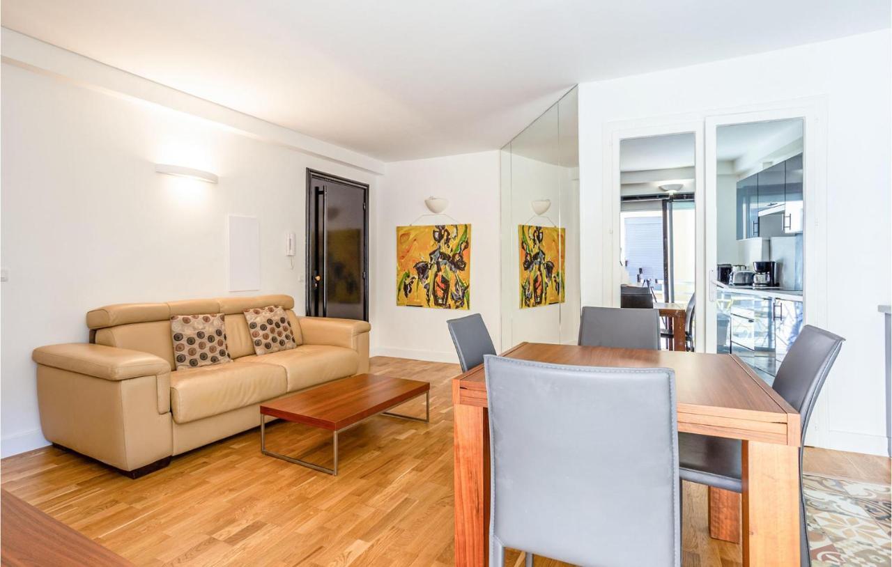 1 Bedroom Amazing In Apartment